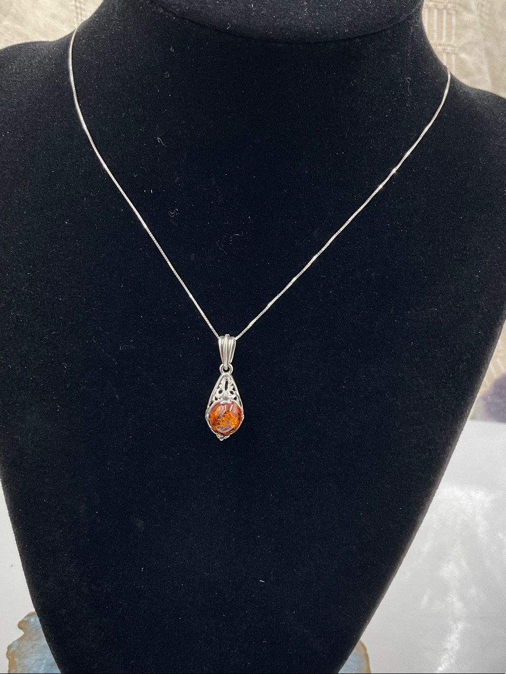 18” Italian Sterling Silver Necklace With Amber Teardrop Pendant - Picture 3 of 9